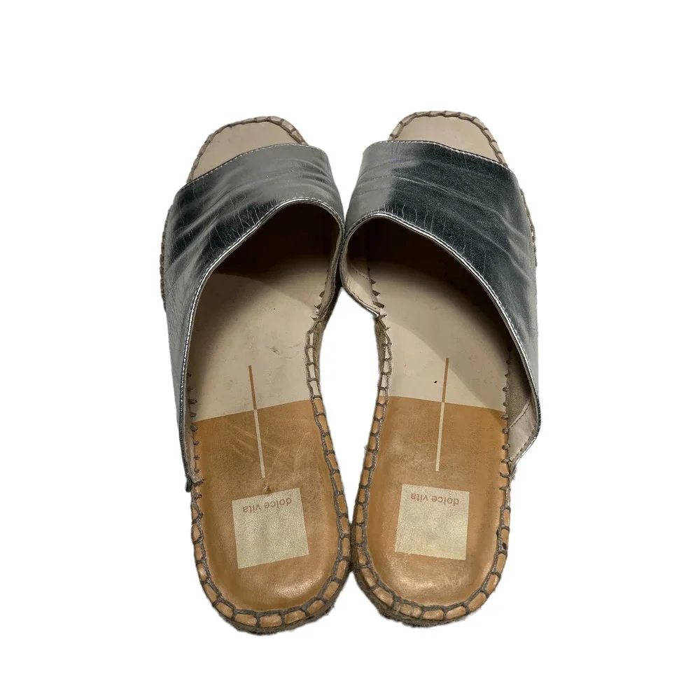 🎉SOLD🎉 Dolce Vita - Flat silver Sandals - Size 11M - Picture 2 of 3